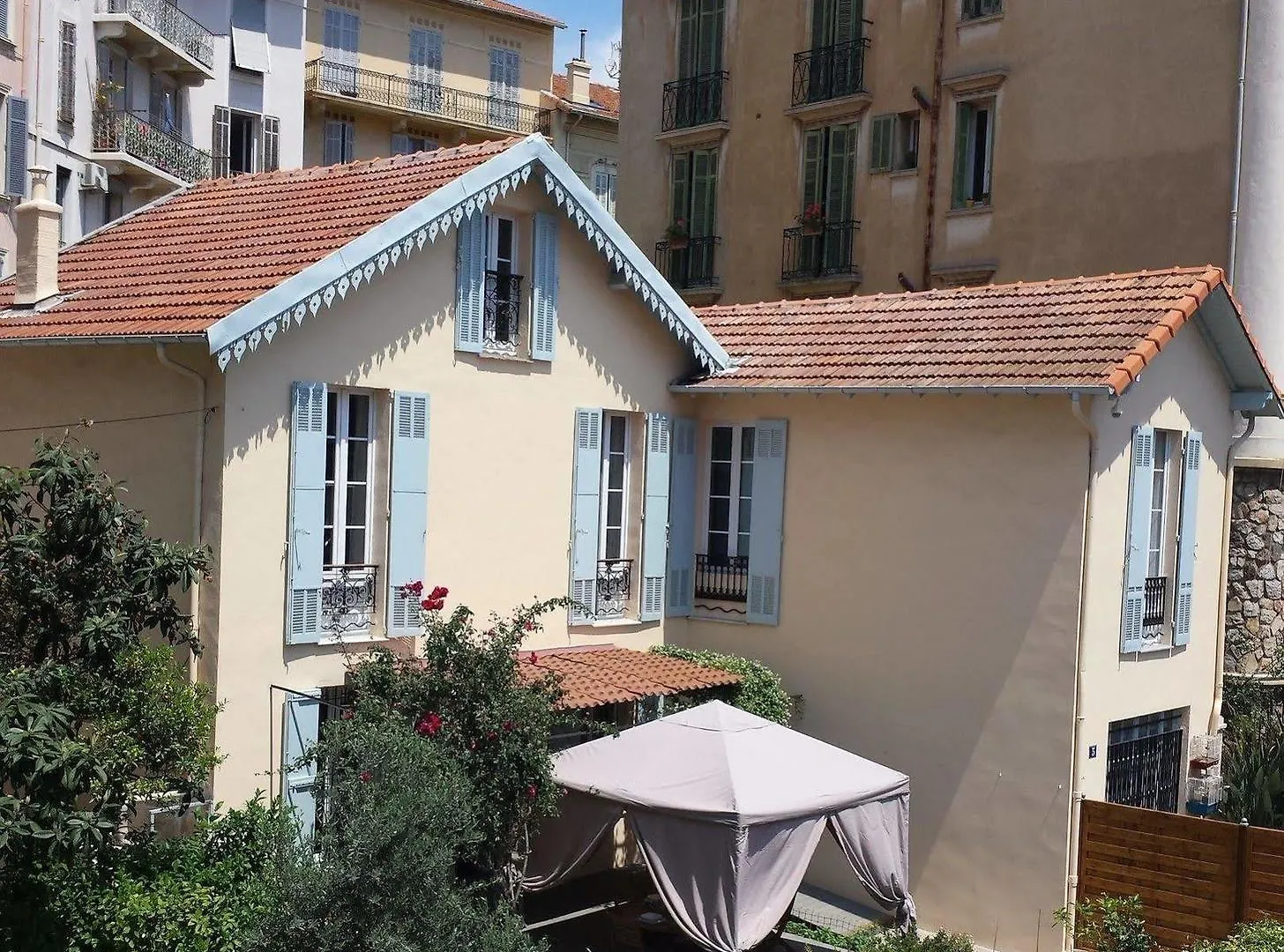 Szálloda Brand New Villa In The City Center Cannes